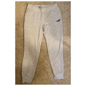 Women’s Puma sweat pants size XL.